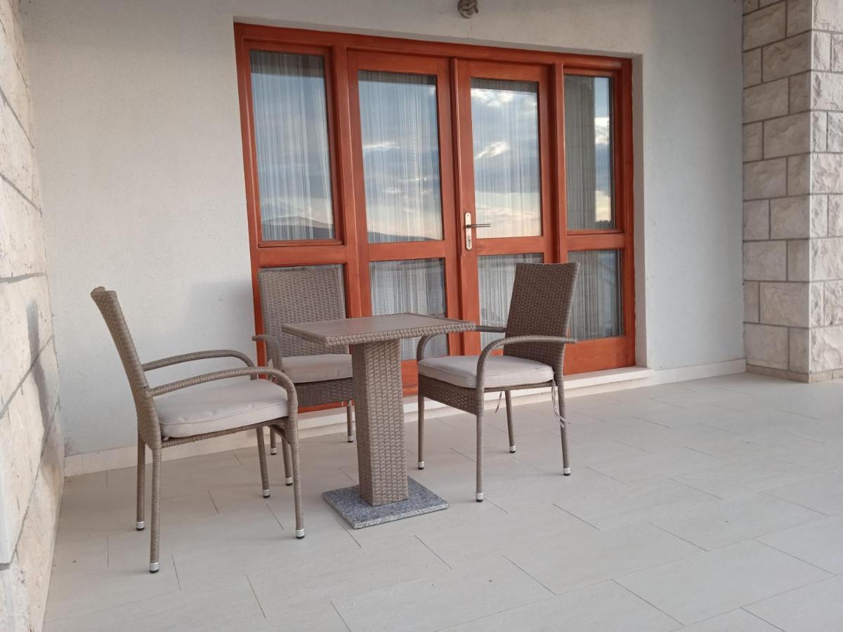 Apartments Aferdita Račišće Dış mekan fotoğraf